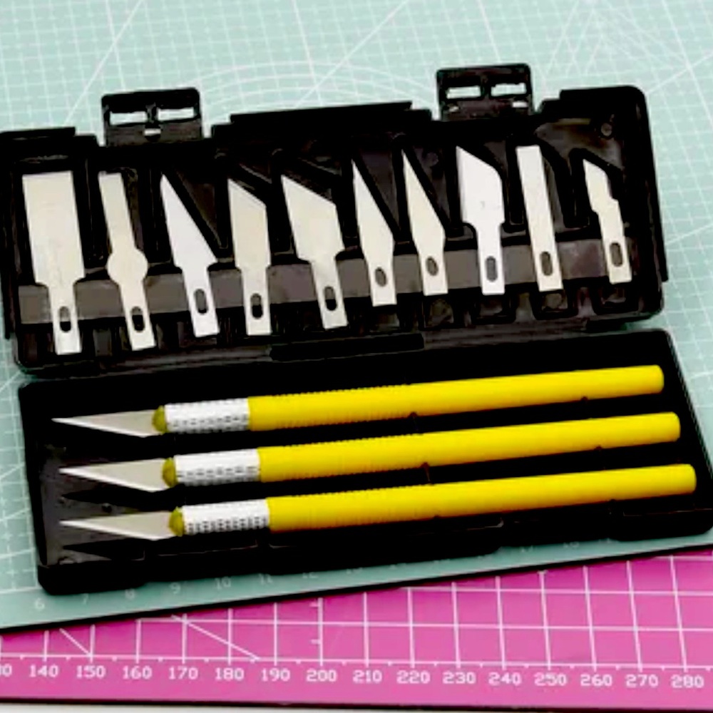 13 Pierce Carving Knife Craft Set - Picture 2 of 6